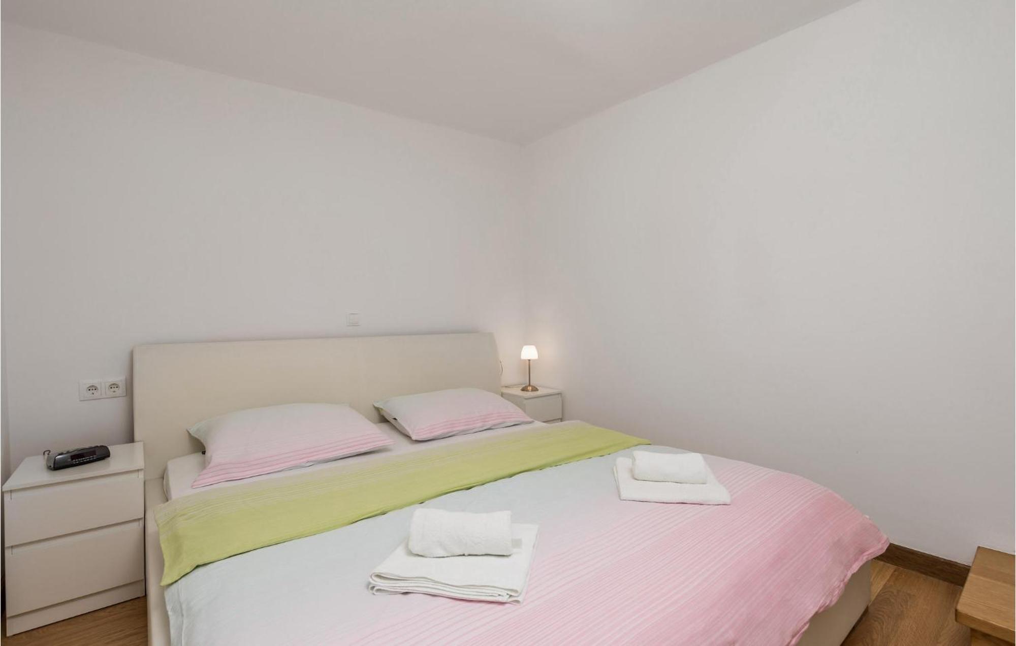 Nice Home In Krk With Kitchen Krk Town Luaran gambar